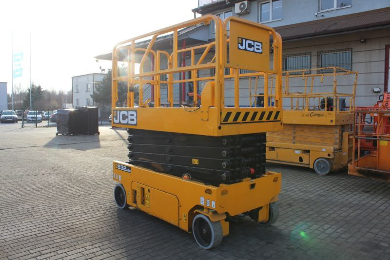 JCB podnośnik nożycowy elektryczny 12 m JCB S3246E electric scissor lift - رافعات مقصية: صور 5 JCB podnośnik nożycowy elektryczny 12 m JCB S3246E electric scissor lift - رافعات مقصية: صور 5