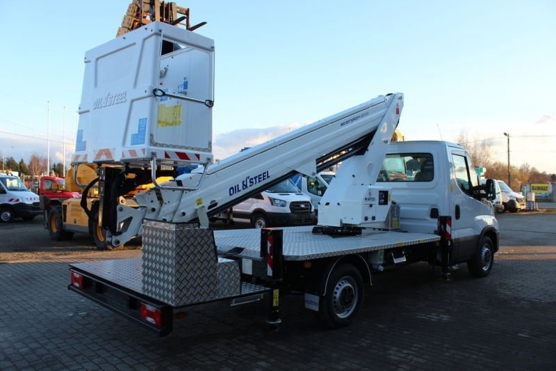 Oil&Steel Scorpion 2013 - 20 m zamontowany na Iveco 35S14H - مصاعد الازدهار محمولة على شاحنة: صور 3 Oil&Steel Scorpion 2013 - 20 m zamontowany na Iveco 35S14H - مصاعد الازدهار محمولة على شاحنة: صور 3