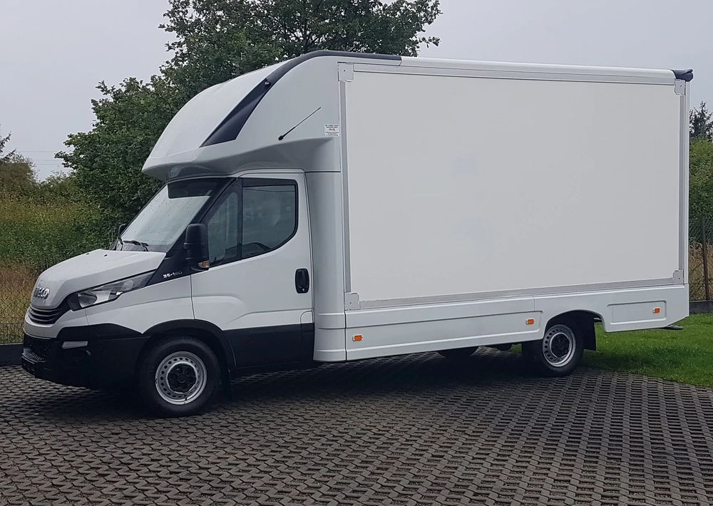 Iveco DAILY KONTENER NISKOPODŁOGOWY 4,31x2,24x2,42 FOODTRUCK SKLEP KAMPER KLIMA BAR KONIOWÓZ - الشاحنات الصغيرة صندوق مغلق: صور 2 Iveco DAILY KONTENER NISKOPODŁOGOWY 4,31x2,24x2,42 FOODTRUCK SKLEP KAMPER KLIMA BAR KONIOWÓZ - الشاحنات الصغيرة صندوق مغلق: صور 2