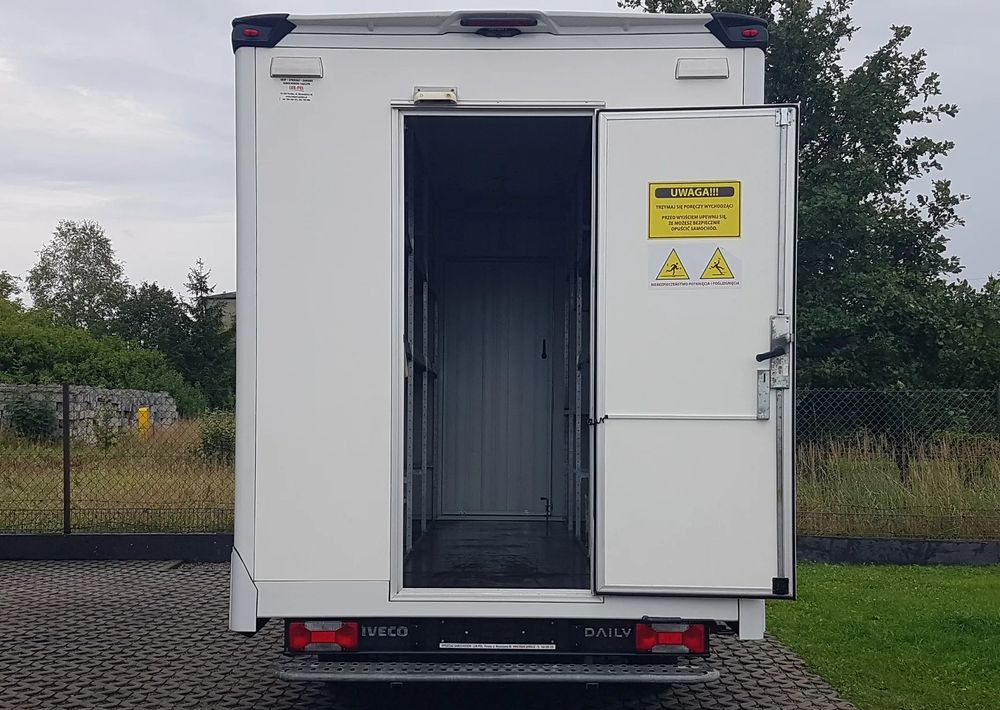Iveco DAILY KONTENER NISKOPODŁOGOWY 4,31x2,24x2,42 FOODTRUCK SKLEP KAMPER KLIMA BAR KONIOWÓZ - الشاحنات الصغيرة صندوق مغلق: صور 5 Iveco DAILY KONTENER NISKOPODŁOGOWY 4,31x2,24x2,42 FOODTRUCK SKLEP KAMPER KLIMA BAR KONIOWÓZ - الشاحنات الصغيرة صندوق مغلق: صور 5