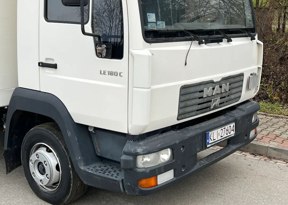 MAN MAN 8-180 KONTENER WINDA ZAŁADOWCZA - بصندوق مغلق شاحنة: صور 3 MAN MAN 8-180 KONTENER WINDA ZAŁADOWCZA - بصندوق مغلق شاحنة: صور 3