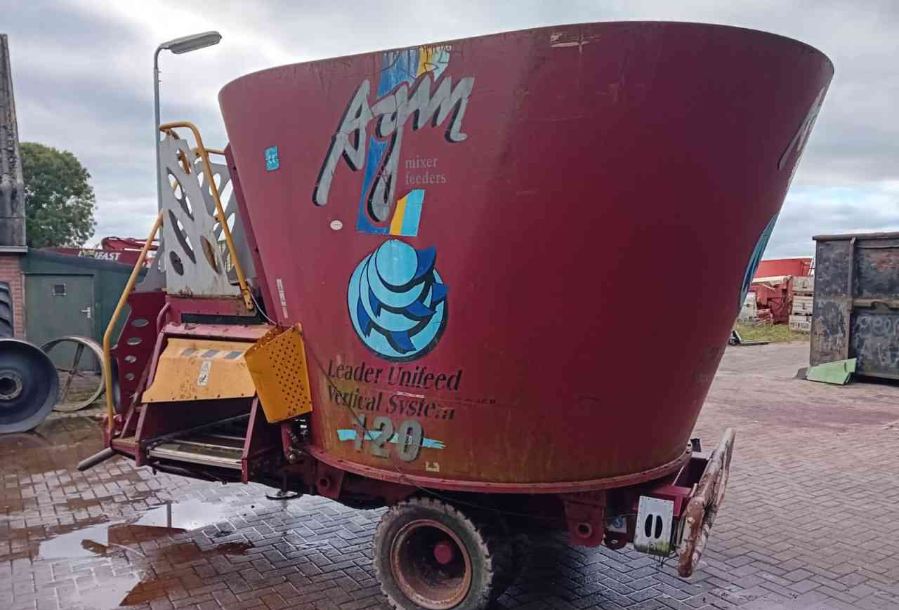 AGM W12 voermengwagen voermachines - آلة خلط وتوزيع الأعلاف: صور 3 AGM W12 voermengwagen voermachines - آلة خلط وتوزيع الأعلاف: صور 3