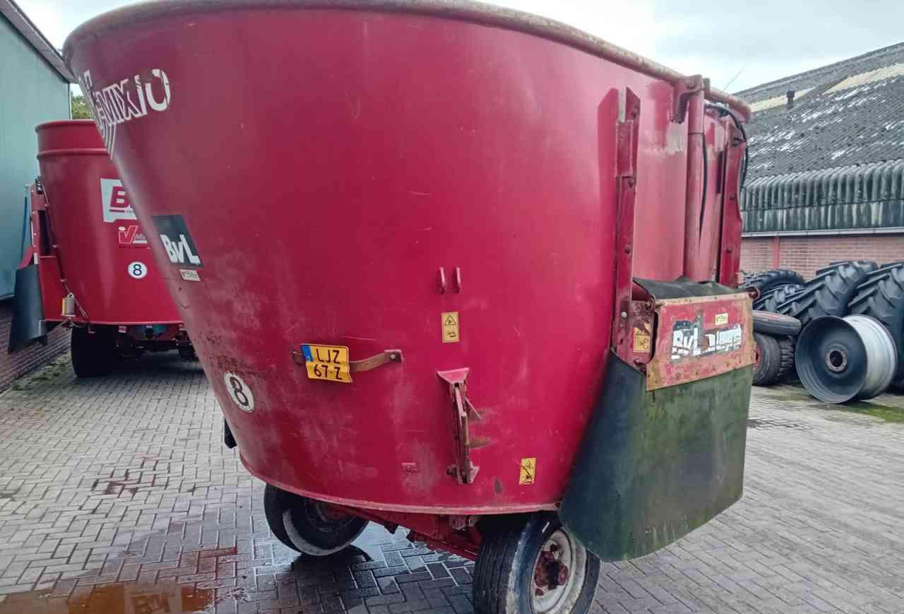 BVL V-Mix 10 voermengwagen - آلة خلط وتوزيع الأعلاف: صور 3 BVL V-Mix 10 voermengwagen - آلة خلط وتوزيع الأعلاف: صور 3