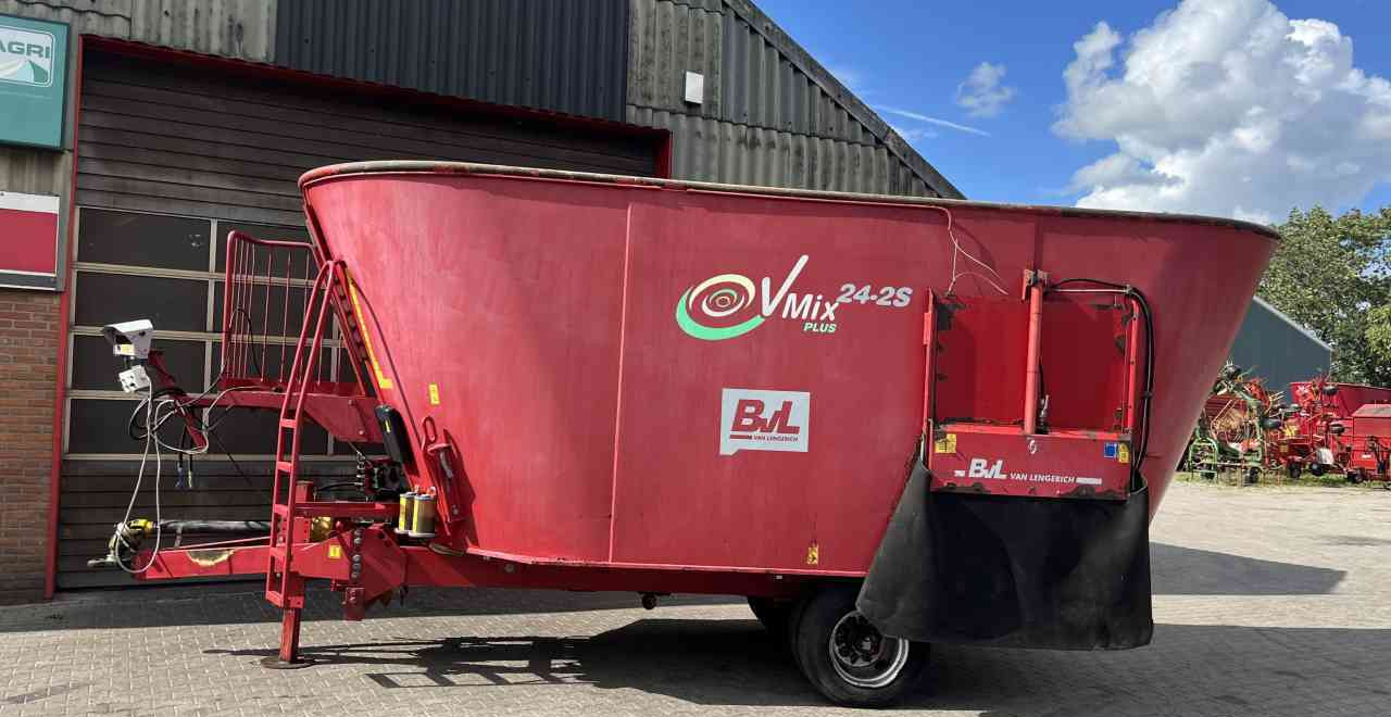 BVL V-Mix 24-2S Voermengwagen voermachines - آلة خلط وتوزيع الأعلاف: صور 2 BVL V-Mix 24-2S Voermengwagen voermachines - آلة خلط وتوزيع الأعلاف: صور 2