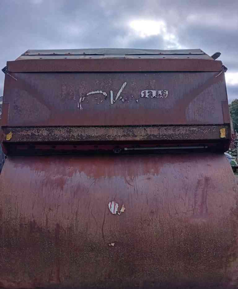 BVL V-Mix Plus 12 LS voermengwagen voermachines - آلة خلط وتوزيع الأعلاف: صور 4 BVL V-Mix Plus 12 LS voermengwagen voermachines - آلة خلط وتوزيع الأعلاف: صور 4