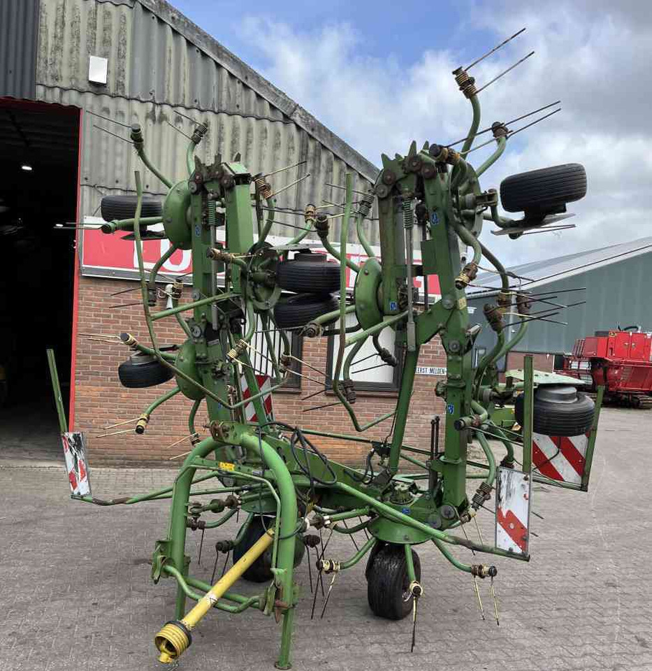 Krone KW 8.80/8 Schudder Tedder Kreiselheuer weidebouwmachines - لمّامَة القش: صور 1 Krone KW 8.80/8 Schudder Tedder Kreiselheuer weidebouwmachines - لمّامَة القش: صور 1