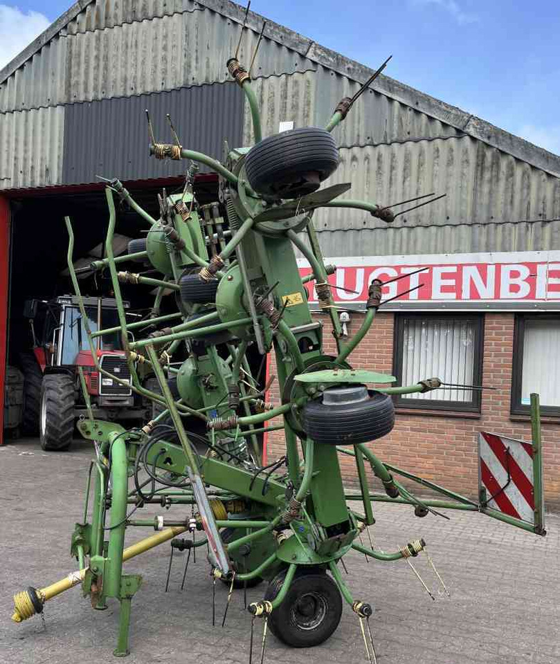 Krone KW 8.80/8 Schudder Tedder Kreiselheuer weidebouwmachines - لمّامَة القش: صور 3 Krone KW 8.80/8 Schudder Tedder Kreiselheuer weidebouwmachines - لمّامَة القش: صور 3