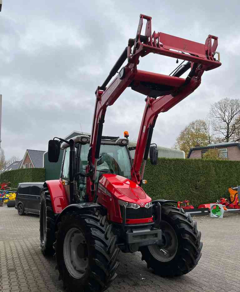 Massey Ferguson 5710S Dyna-4 Essential *Verkocht/sold* - جرار: صور 3 Massey Ferguson 5710S Dyna-4 Essential *Verkocht/sold* - جرار: صور 3