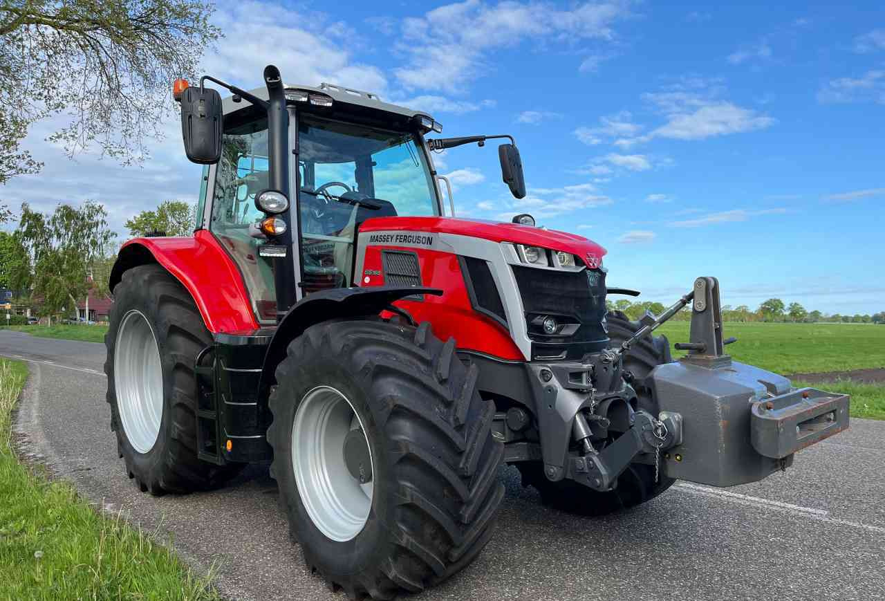 Massey Ferguson 6S.165 Dyna-6 Efficient - جرار: صور 1 Massey Ferguson 6S.165 Dyna-6 Efficient - جرار: صور 1