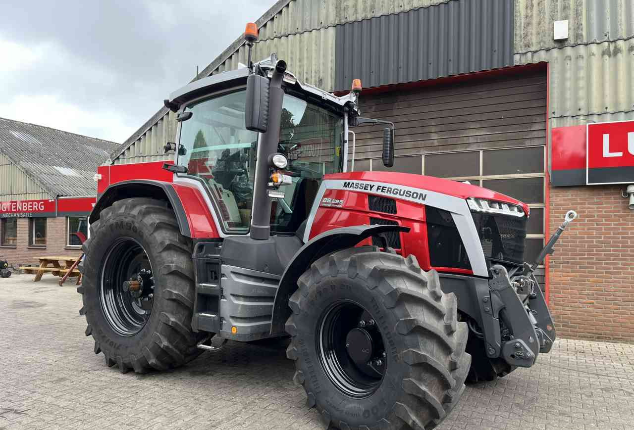 Massey Ferguson 8S.225 Dyna-VT Exclusive Tractoren - جرار: صور 1 Massey Ferguson 8S.225 Dyna-VT Exclusive Tractoren - جرار: صور 1