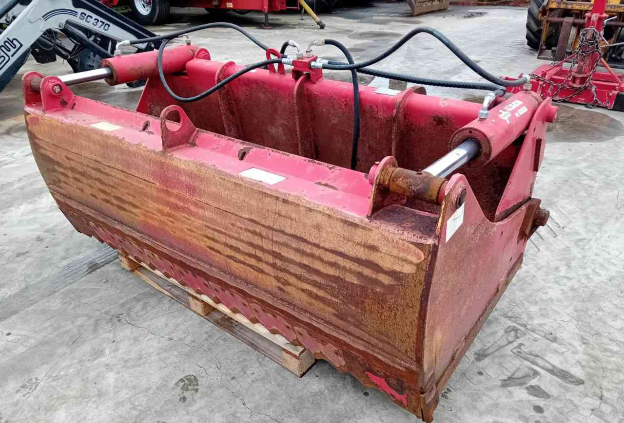 Redrock Allround 85-200 kuilhapper Volvo L30 aansl. voermachines - السيلاج الآلات: صور 1 Redrock Allround 85-200 kuilhapper Volvo L30 aansl. voermachines - السيلاج الآلات: صور 1