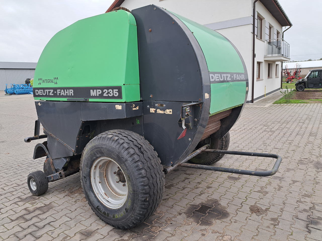 Deutz fahr MP235 - مكبس القش الدائري: صور 5 Deutz fahr MP235 - مكبس القش الدائري: صور 5