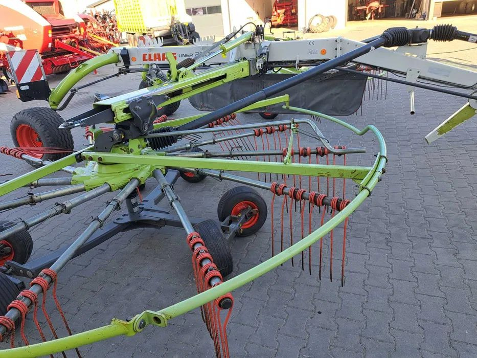 Zgrabiarka Claas liner 2800 - لمّامَة القش: صور 4 Zgrabiarka Claas liner 2800 - لمّامَة القش: صور 4