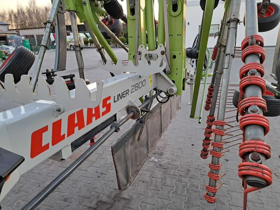 Zgrabiarka Claas liner 2800 - لمّامَة القش: صور 5 Zgrabiarka Claas liner 2800 - لمّامَة القش: صور 5
