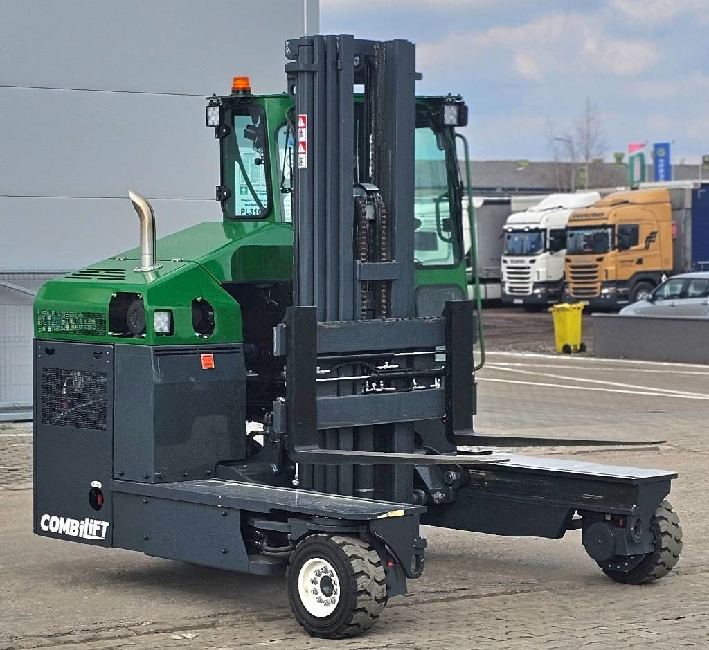 Combilift C 4000 D MK4 150 hrs RENTED - شاحنة المناولة رباعية الاتجاهات: صور 4 Combilift C 4000 D MK4 150 hrs RENTED - شاحنة المناولة رباعية الاتجاهات: صور 4