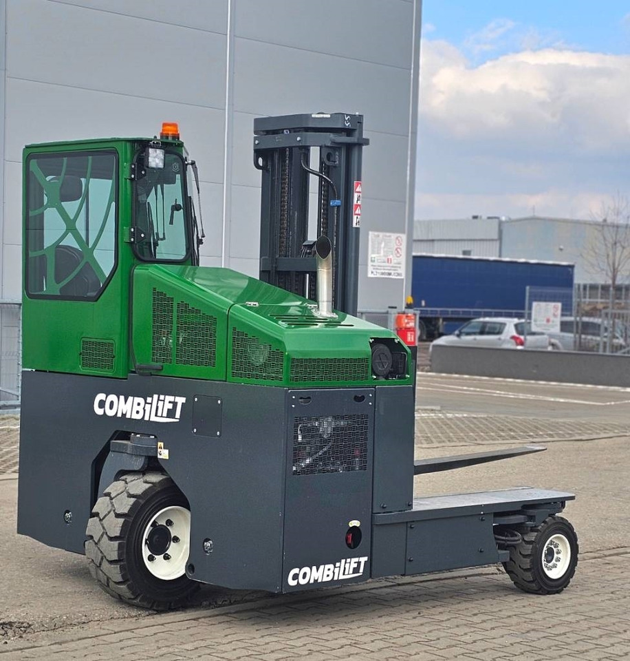 Combilift C 4000 D MK4 150 hrs RENTED - شاحنة المناولة رباعية الاتجاهات: صور 2 Combilift C 4000 D MK4 150 hrs RENTED - شاحنة المناولة رباعية الاتجاهات: صور 2
