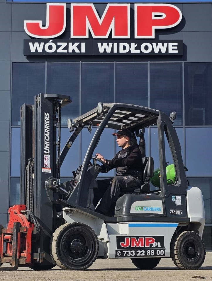 UniCarriers U1D2A25LQ DX25 LPG - رافعة شوكية تعمل بالغاز: صور 2 UniCarriers U1D2A25LQ DX25 LPG - رافعة شوكية تعمل بالغاز: صور 2