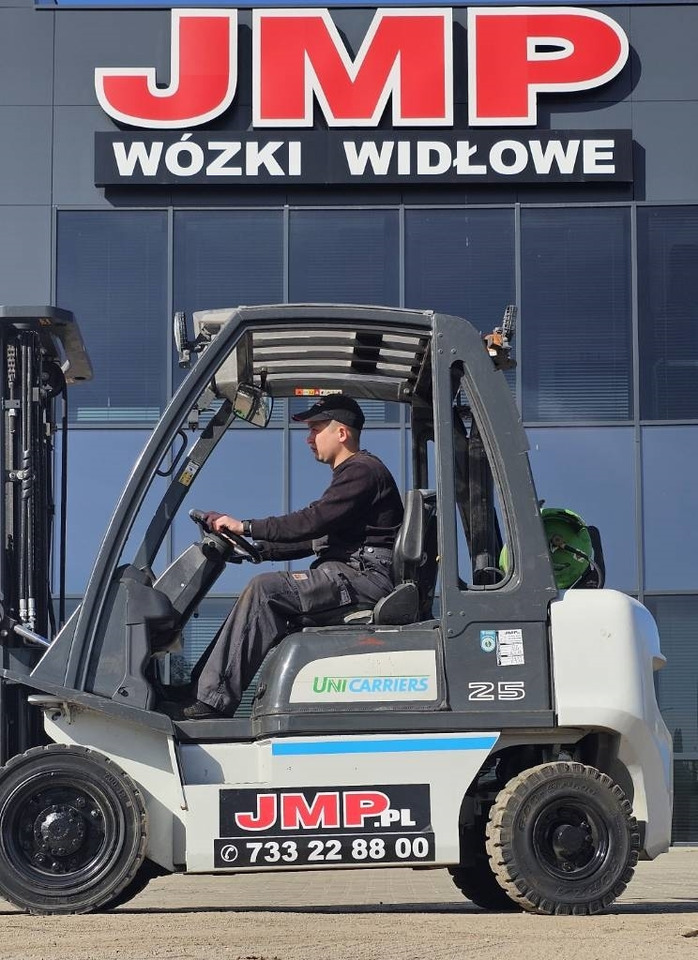 UniCarriers U1D2A25LQ DX25 LPG - رافعة شوكية تعمل بالغاز: صور 4 UniCarriers U1D2A25LQ DX25 LPG - رافعة شوكية تعمل بالغاز: صور 4