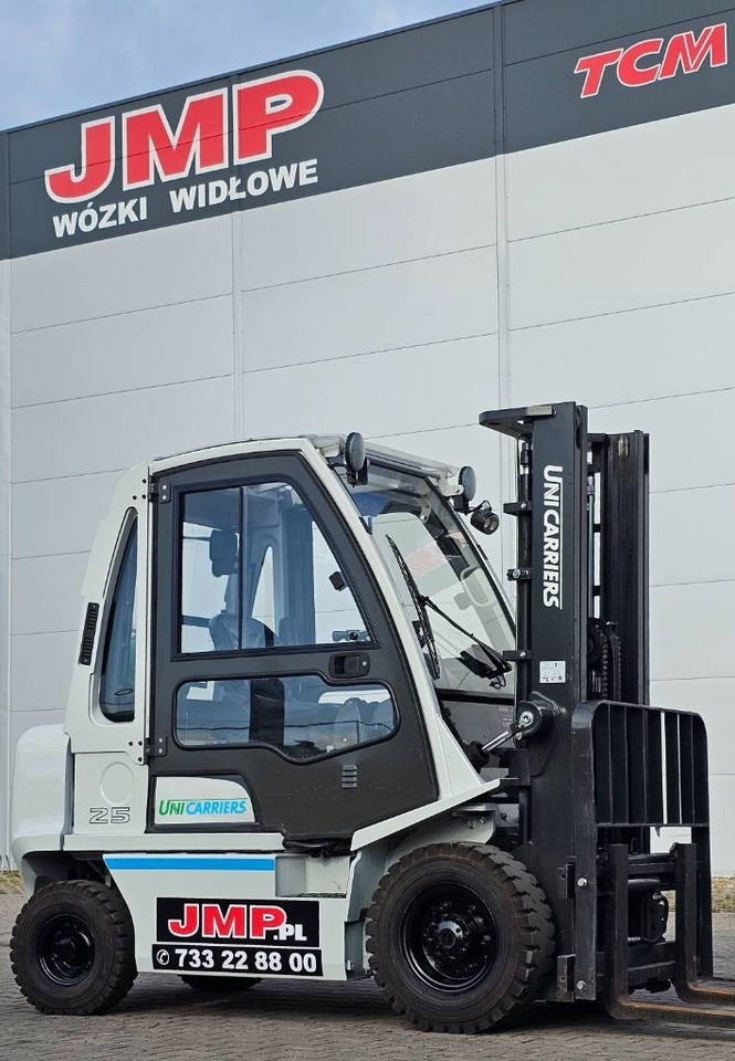 UniCarriers U1D2A25LQ DX25 - رافعة شوكية تعمل بالغاز: صور 5 UniCarriers U1D2A25LQ DX25 - رافعة شوكية تعمل بالغاز: صور 5
