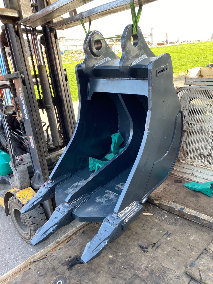 LIUGONG 950 Ripper bucket - بكت حفار: صور 1 LIUGONG 950 Ripper bucket - بكت حفار: صور 1