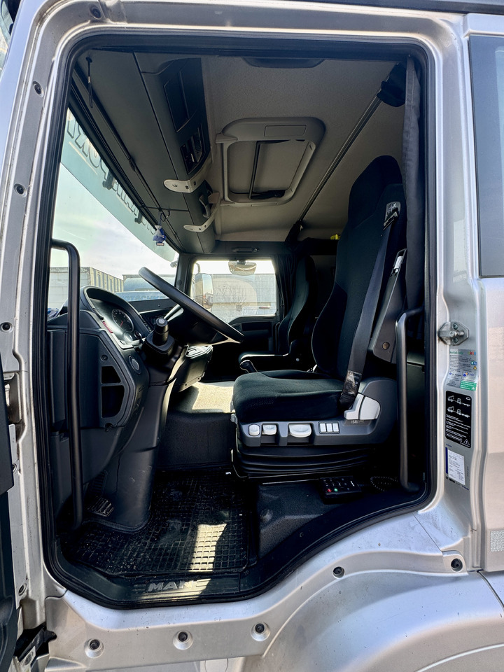 شاحنة نقل سيارات شاحنة MAN TGL 8.220  BL 8.220: صور 17