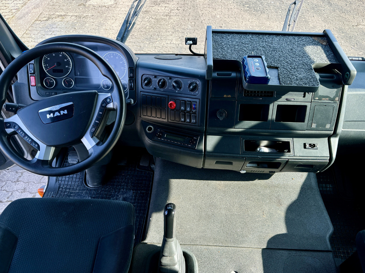 شاحنة نقل سيارات شاحنة MAN TGL 8.220  BL 8.220: صور 11