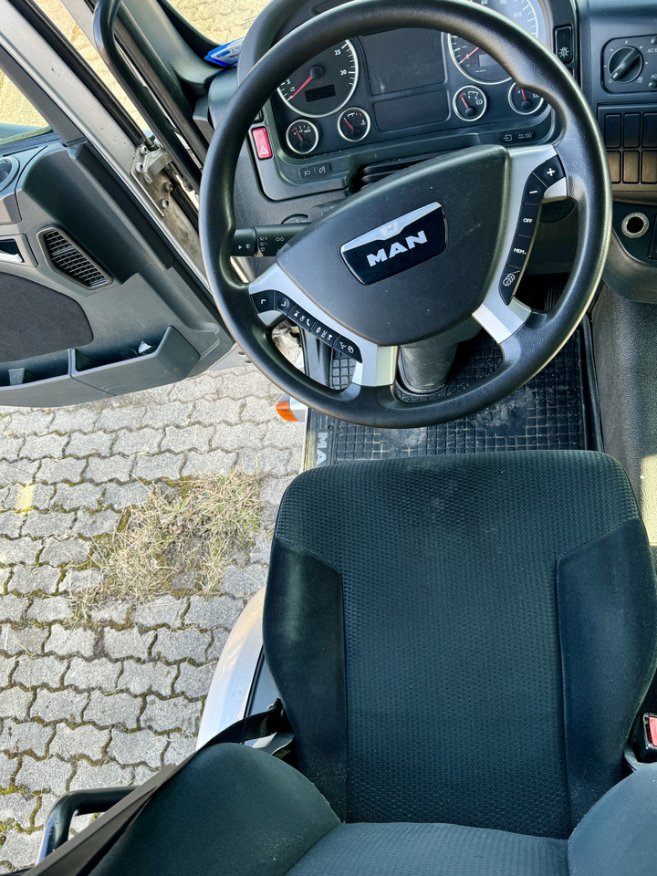 شاحنة نقل سيارات شاحنة MAN TGL 8.220  BL 8.220: صور 14