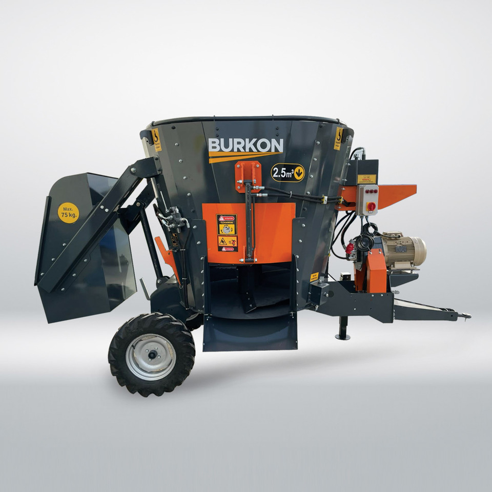 2.5 m3 Çekilir Yem Karma Makinesi - آلة خلط وتوزيع الأعلاف: صور 2 2.5 m3 Çekilir Yem Karma Makinesi - آلة خلط وتوزيع الأعلاف: صور 2