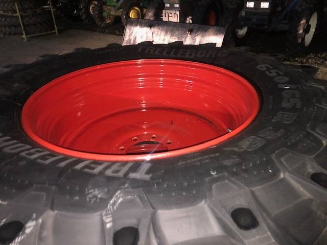 Trelleborg 650/65 R38 + 540/65 R28 TM800 - الإطارات والجنوط - الآلات والماكينات الزراعية: صور 3 Trelleborg 650/65 R38 + 540/65 R28 TM800 - الإطارات والجنوط - الآلات والماكينات الزراعية: صور 3