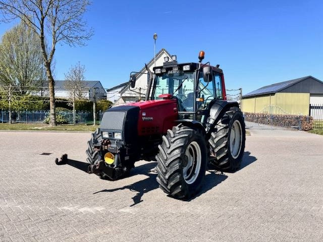 Valtra 6400, Luchtremmen, Fronthef, Frontaftakas - جرار: صور 4 Valtra 6400, Luchtremmen, Fronthef, Frontaftakas - جرار: صور 4
