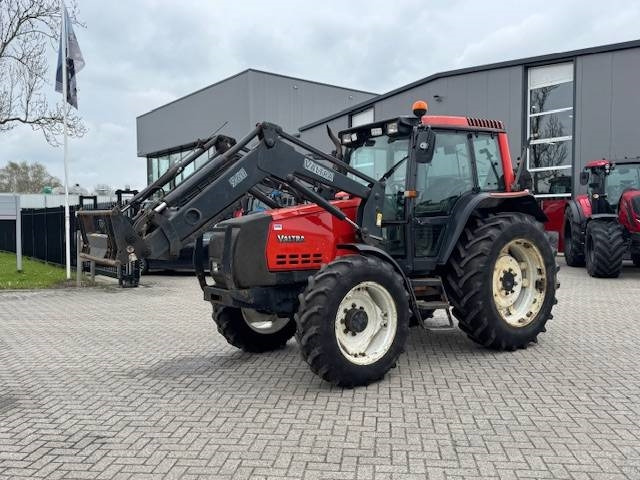 Valtra Valmet 6650 Hitech, voorlader, vloeistofkoppeling - جرار: صور 5 Valtra Valmet 6650 Hitech, voorlader, vloeistofkoppeling - جرار: صور 5