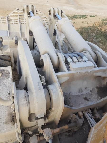 اللودر بعجل Caterpillar 992D: صور 13