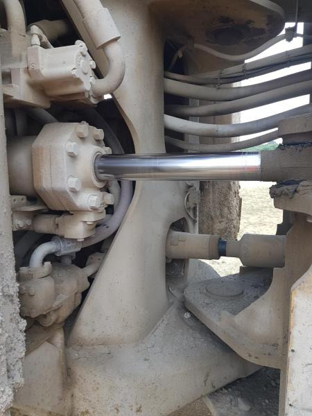 اللودر بعجل Caterpillar 992D: صور 24