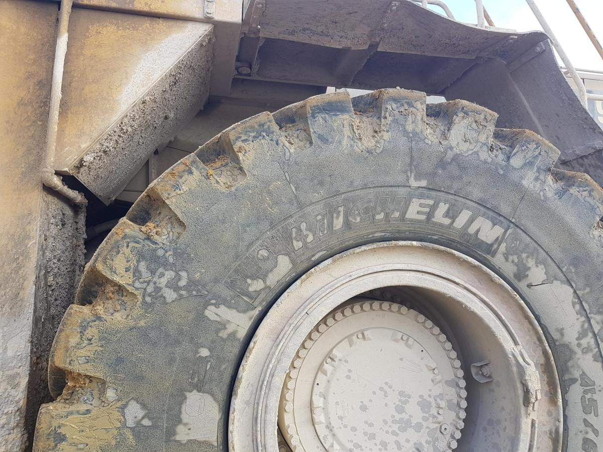 اللودر بعجل Caterpillar 992D: صور 22