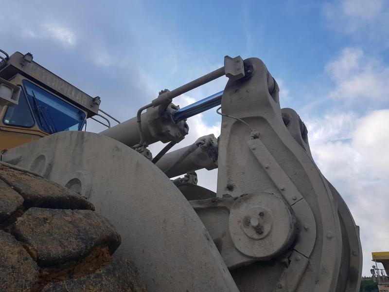 اللودر بعجل Caterpillar 992D: صور 27