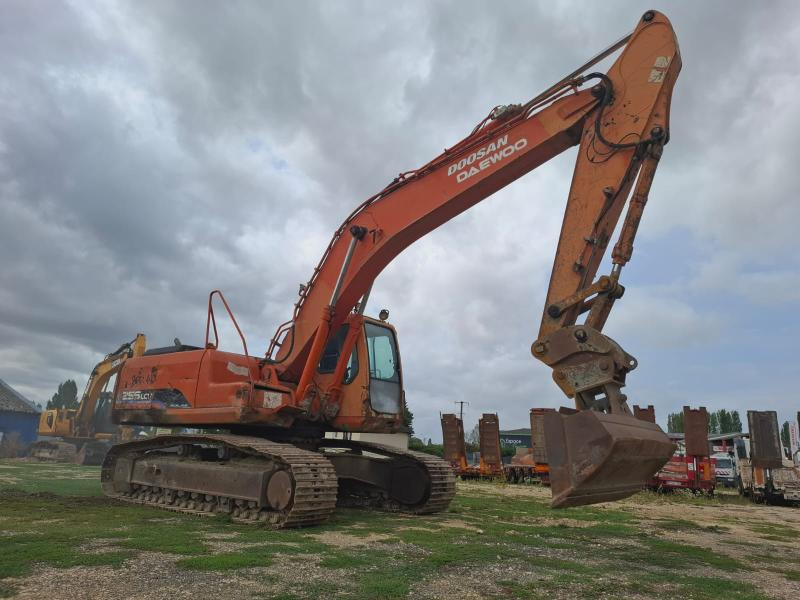 Doosan SOLAR 255LC-V - حفارات زحافة: صور 2 Doosan SOLAR 255LC-V - حفارات زحافة: صور 2