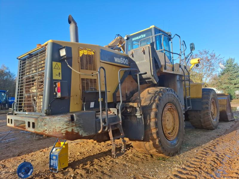 Komatsu WA600-6 - اللودر بعجل: صور 2 Komatsu WA600-6 - اللودر بعجل: صور 2