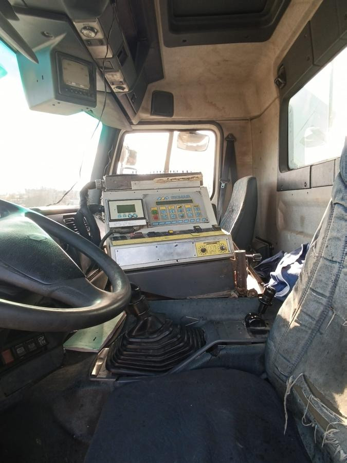 موزع الأسفلت Renault: صور 8