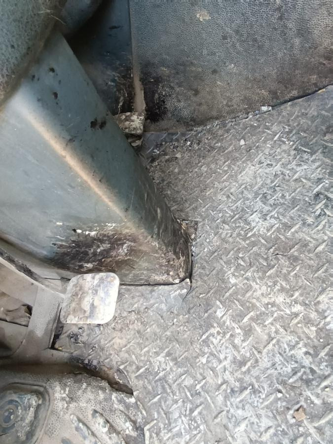 موزع الأسفلت Renault: صور 13