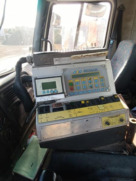 موزع الأسفلت Renault: صور 16