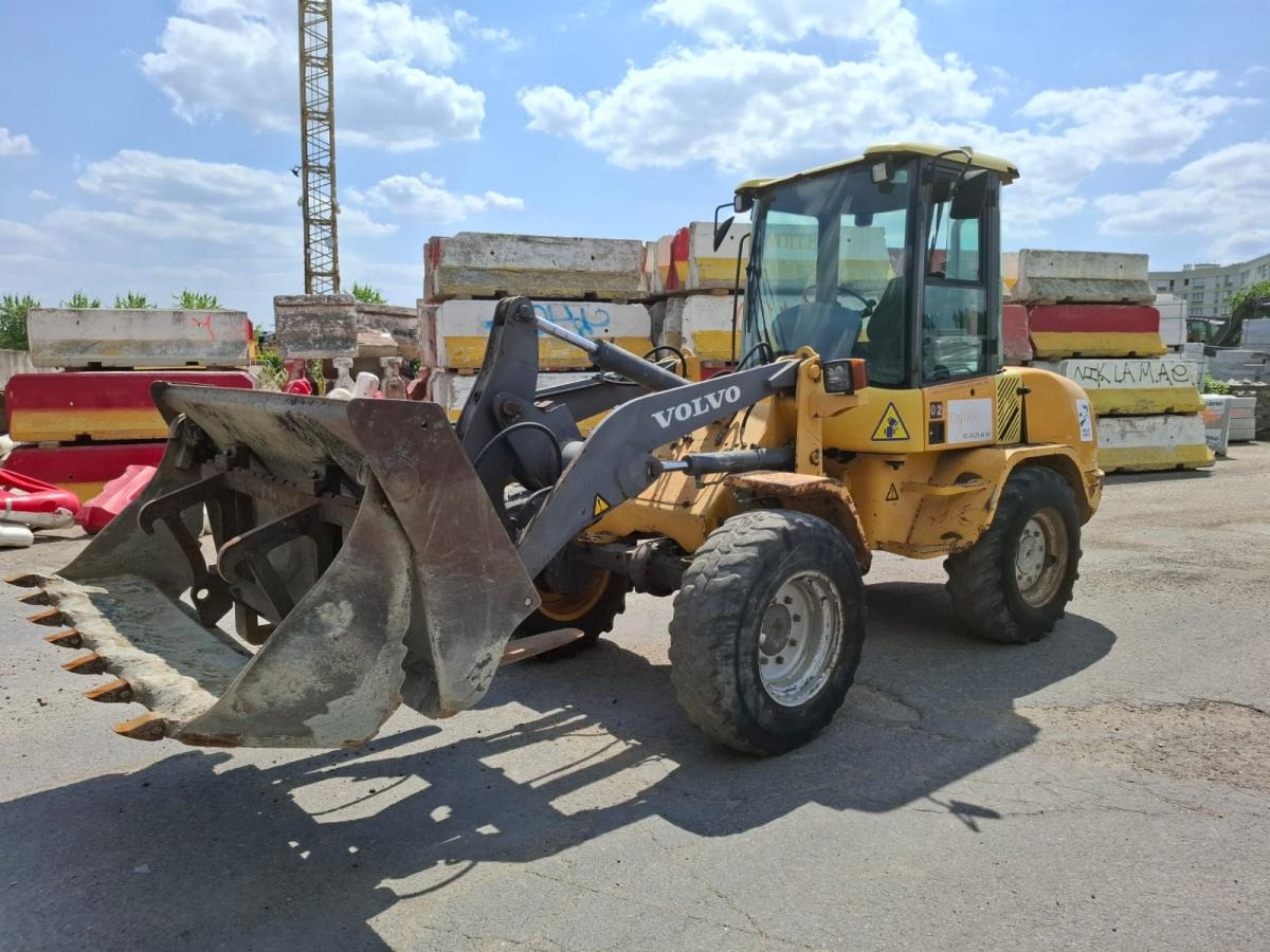 Volvo L 30 B - اللودر بعجل: صور 1 Volvo L 30 B - اللودر بعجل: صور 1