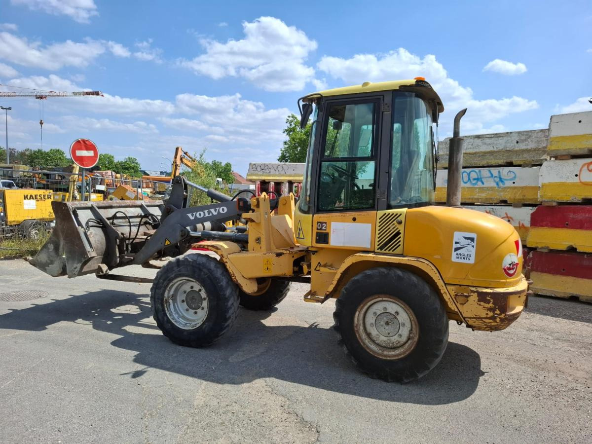 Volvo L 30 B - اللودر بعجل: صور 4 Volvo L 30 B - اللودر بعجل: صور 4