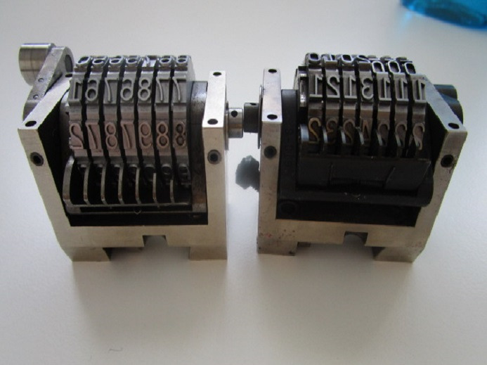 4 x NUMMERATOREN GERADE, VORWÄRTS, KLEIN - قطع الغيار - آلات الطباعة: صور 3 4 x NUMMERATOREN GERADE, VORWÄRTS, KLEIN - قطع الغيار - آلات الطباعة: صور 3