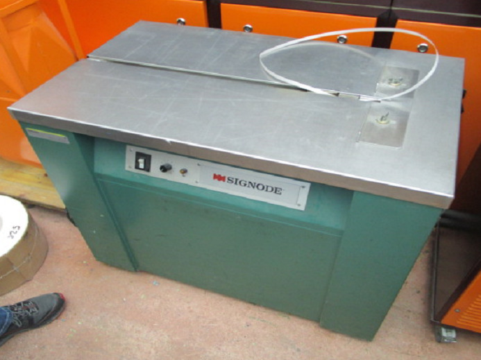 BANDEROLIERMASCHINE SIGNODE MS 220/50 - آلة التعبئة والتغليف: صور 1 BANDEROLIERMASCHINE SIGNODE MS 220/50 - آلة التعبئة والتغليف: صور 1