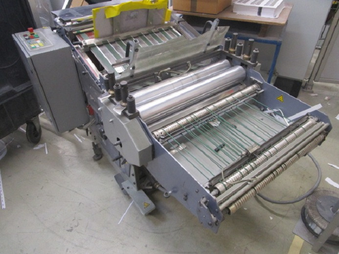 VERTIKALE PRESSAUSLAGE HB VSA – 66 / M D - آلة الطي: صور 2 VERTIKALE PRESSAUSLAGE HB VSA – 66 / M D - آلة الطي: صور 2