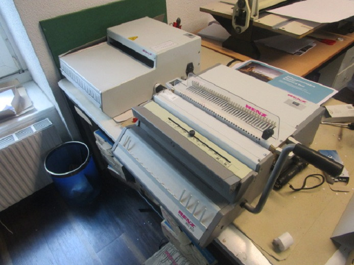 WIRO BINDER HALBAUTOMAT RENZ ECL360 - آلات الطباعة: صور 1 WIRO BINDER HALBAUTOMAT RENZ ECL360 - آلات الطباعة: صور 1