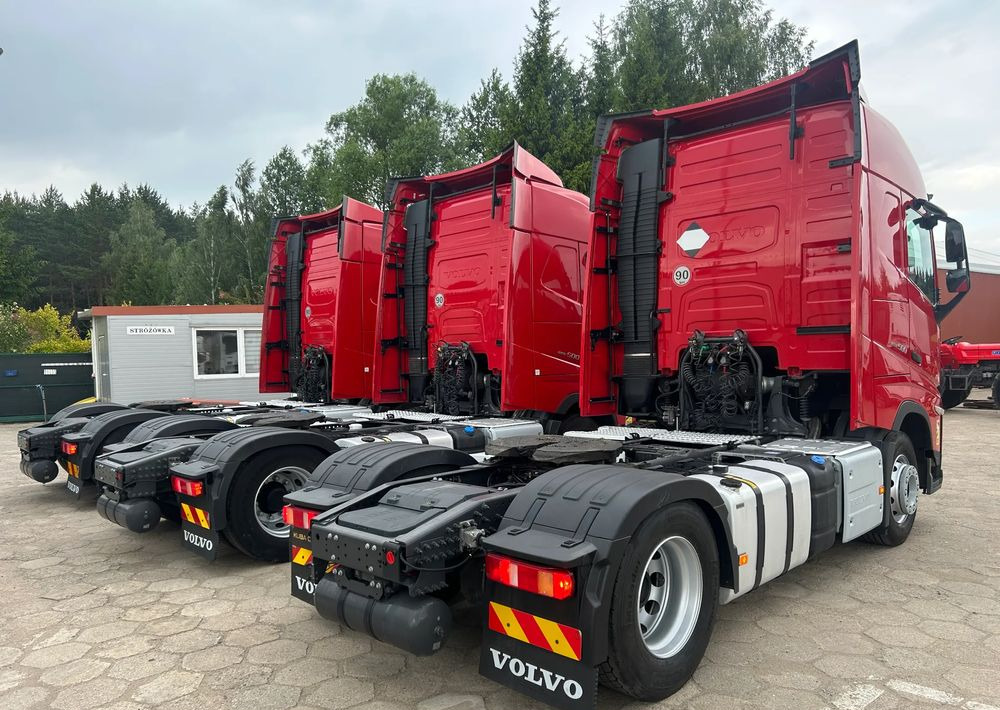 Volvo FH 500 I-SAVE / KLIMA POSTOJOWA / STANDARD / 3 SZTUKI !! - شاحنة جرار: صور 5 Volvo FH 500 I-SAVE / KLIMA POSTOJOWA / STANDARD / 3 SZTUKI !! - شاحنة جرار: صور 5
