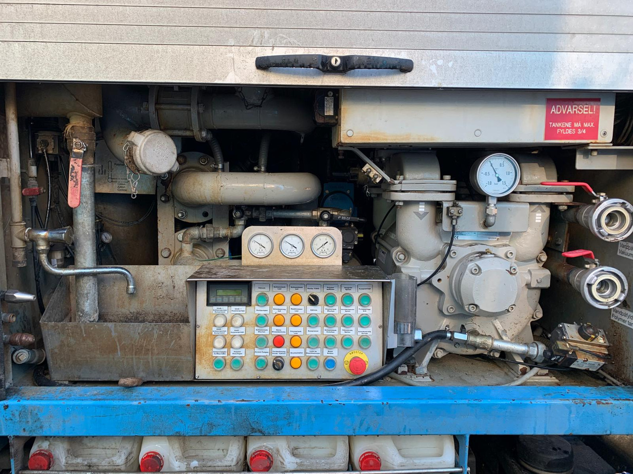 Iveco VacuDrain 1373 - فراغ شاحنة: صور 5 Iveco VacuDrain 1373 - فراغ شاحنة: صور 5