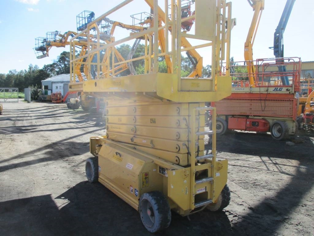 HAB S142-12E2WD - رافعات مقصية: صور 5 HAB S142-12E2WD - رافعات مقصية: صور 5