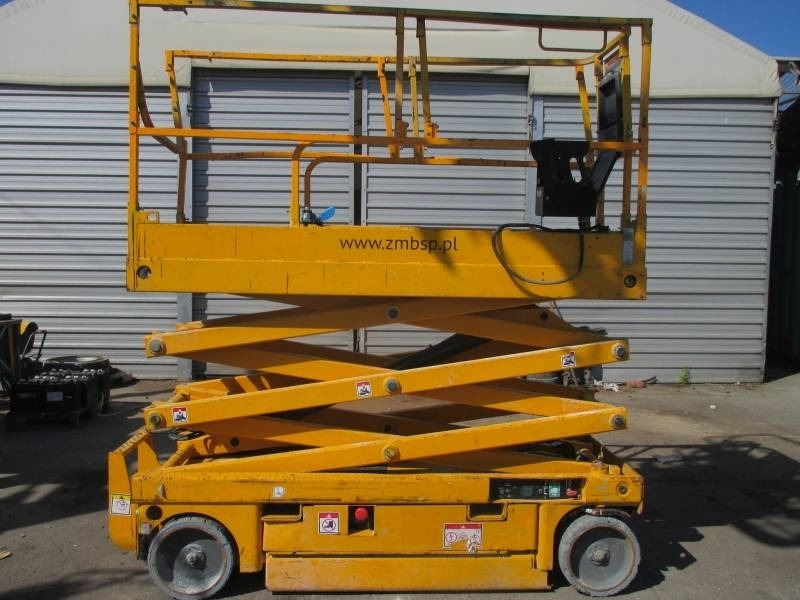 Haulotte Compact 8 - رافعات مقصية: صور 1 Haulotte Compact 8 - رافعات مقصية: صور 1